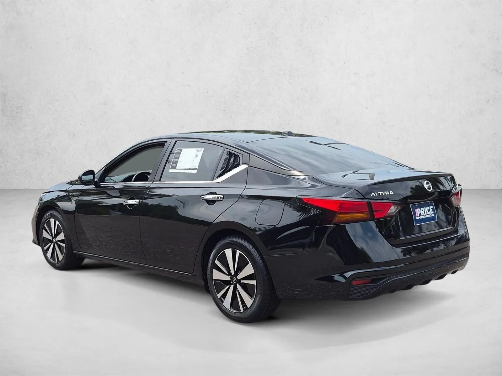 2022 Nissan Altima 2.5 SV Sedan photo 7