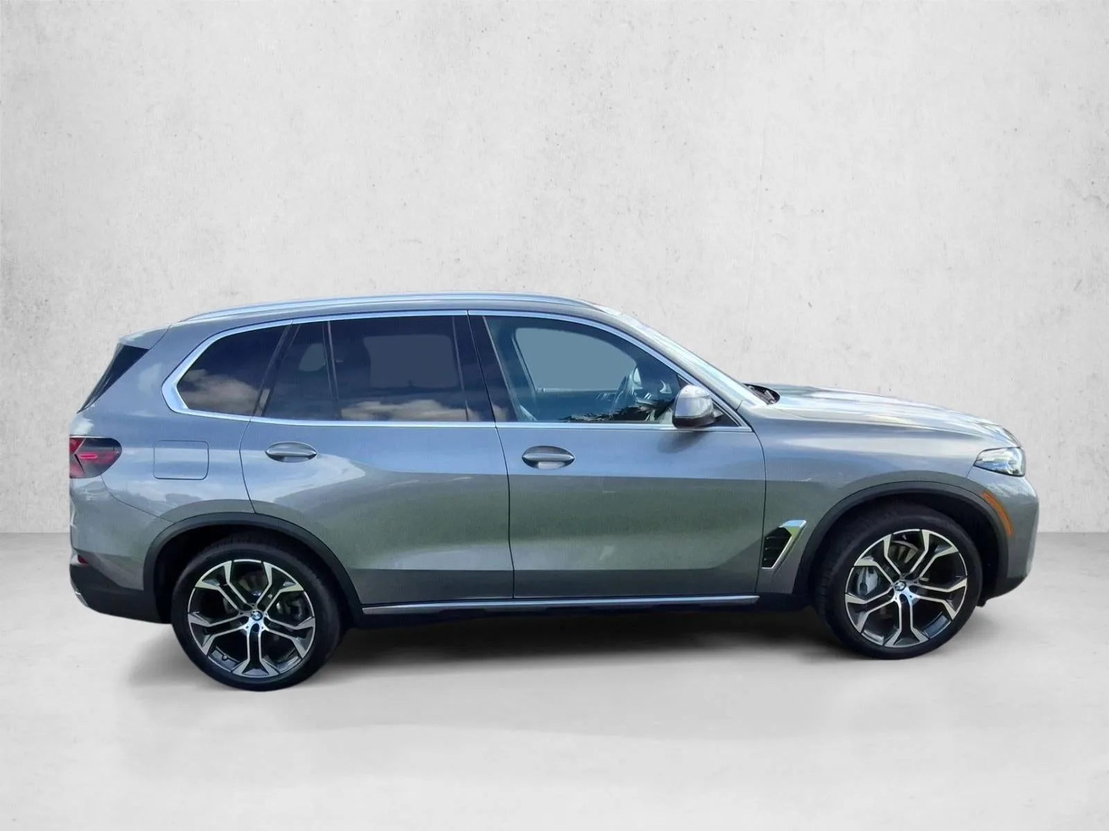 2025 BMW X5 sDrive40i photo 4