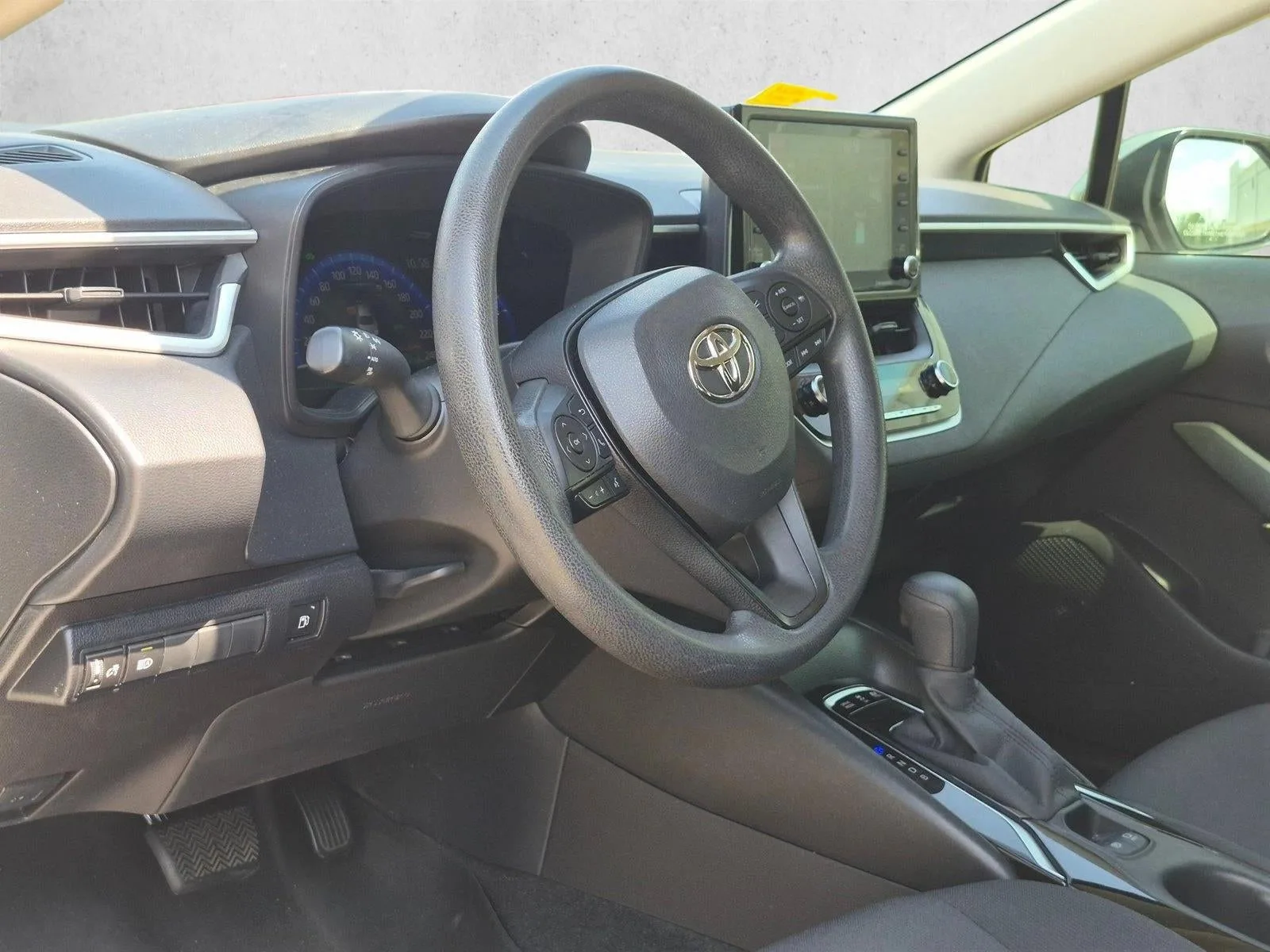 2022 Toyota Corolla Hybrid LE CVT (Natl) photo 2