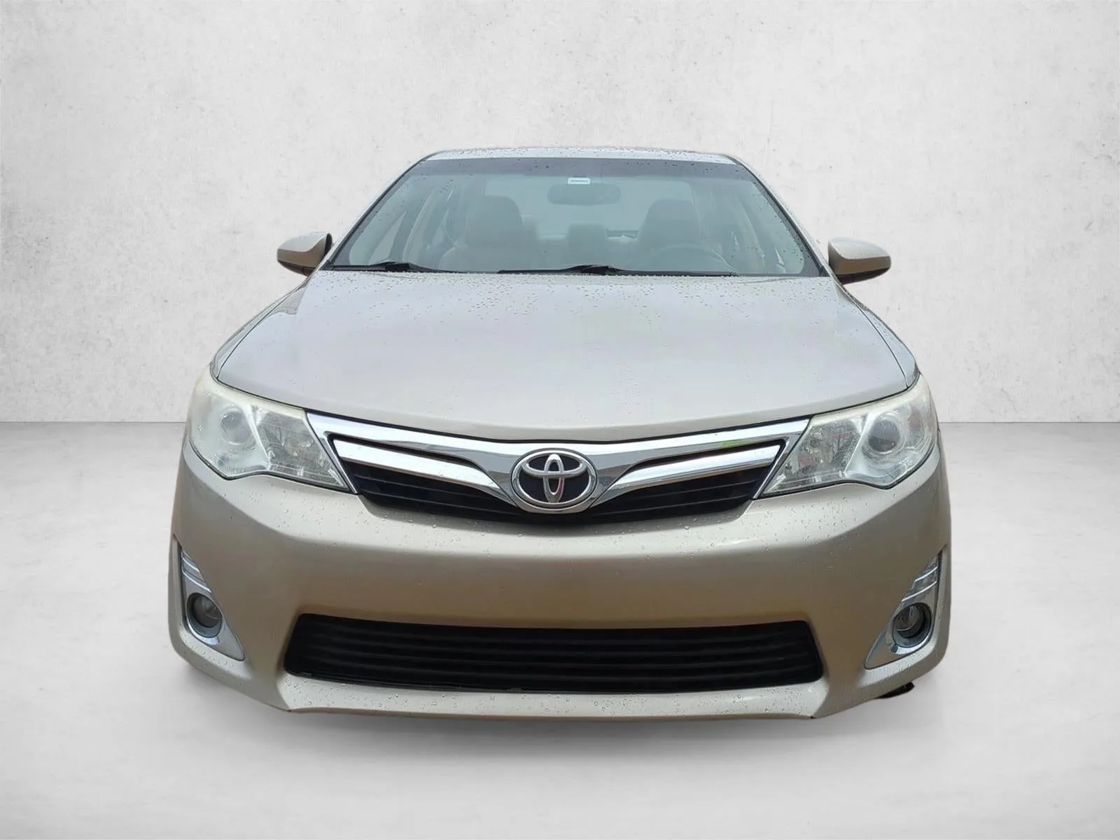 2014 Toyota Camry 4dr Sdn I4 Auto XLE (Natl) *Ltd Avail* photo 2