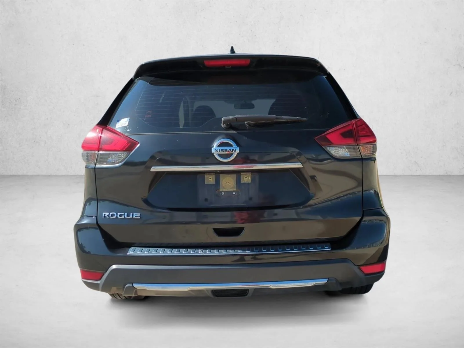 2017 Nissan Rogue FWD S photo 6