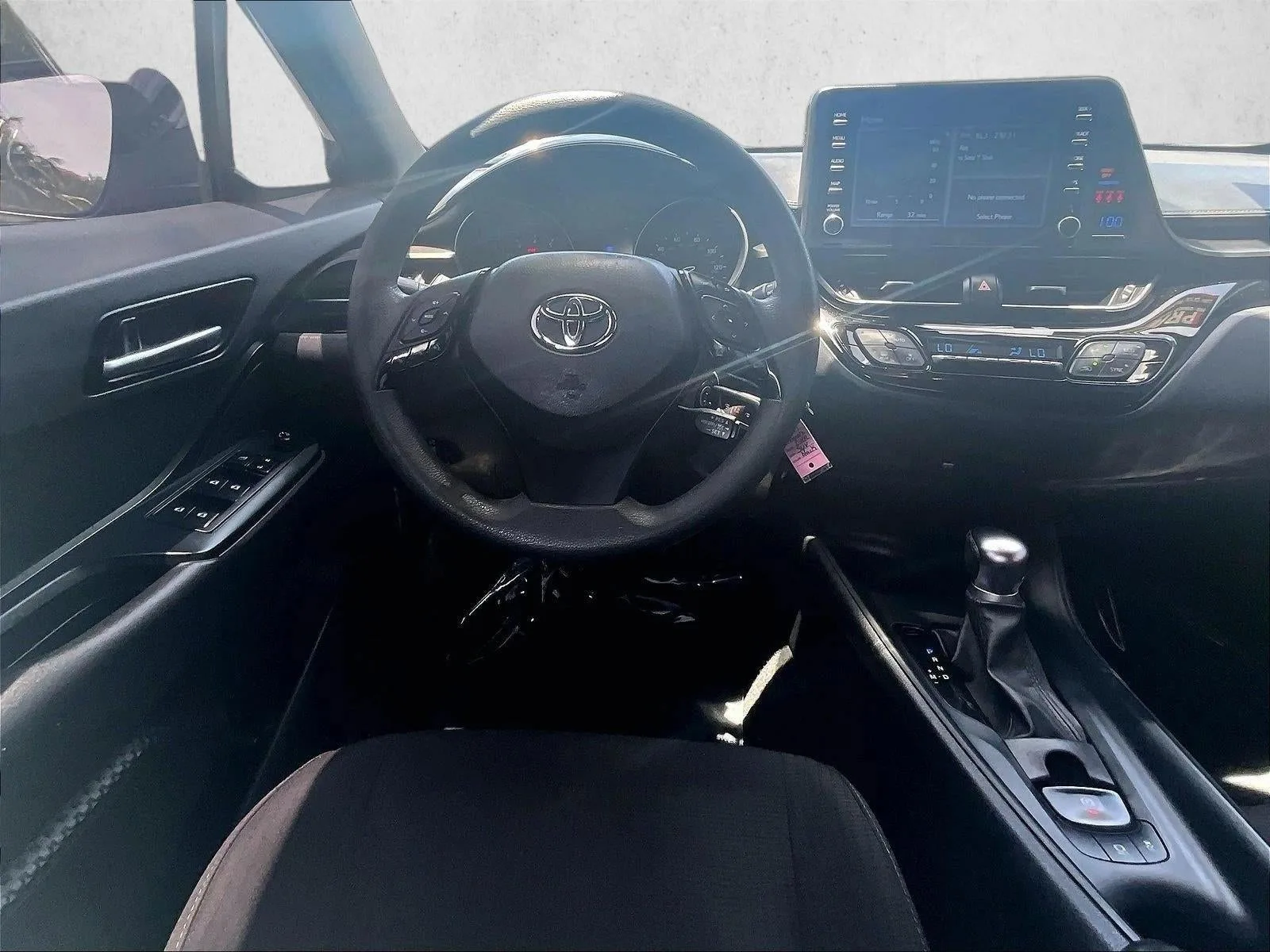 2019 Toyota C-HR LE photo 7