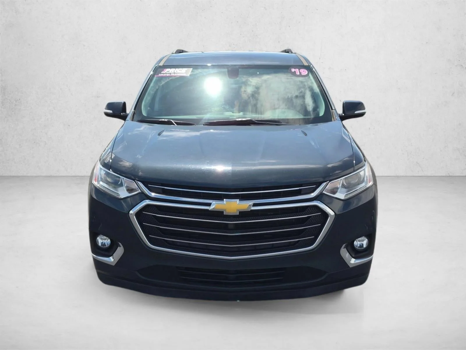 2019 Chevrolet Traverse Base photo 2