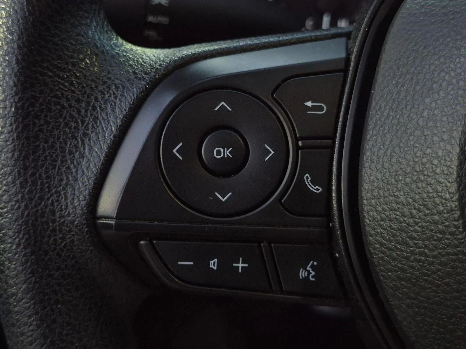 2023 Toyota Corolla LE CVT (Natl) photo 8