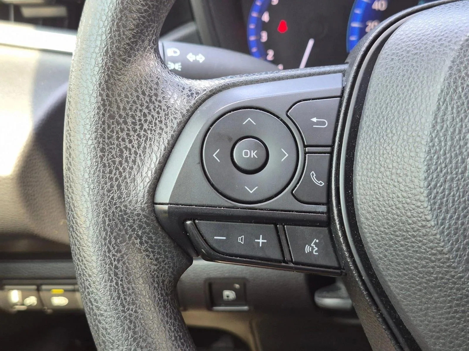 2022 Toyota Corolla Hybrid LE CVT (Natl) photo 4