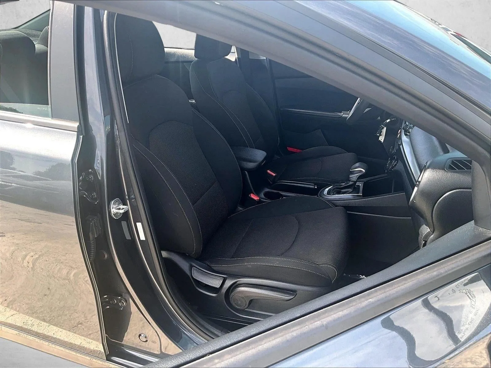 2019 Kia Forte LXS photo 9