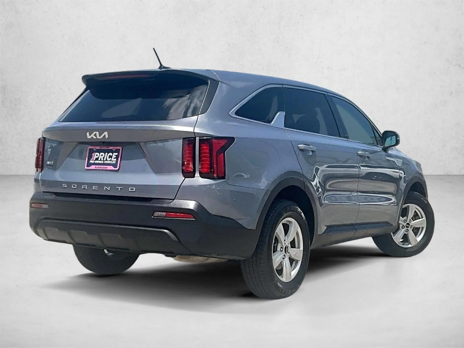 2022 Kia Sorento LX photo 2