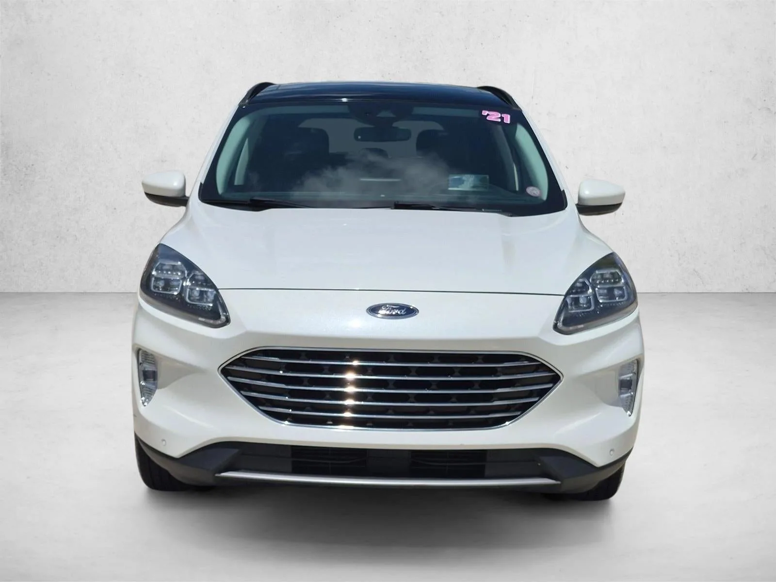 2021 Ford Escape Titanium AWD photo 2