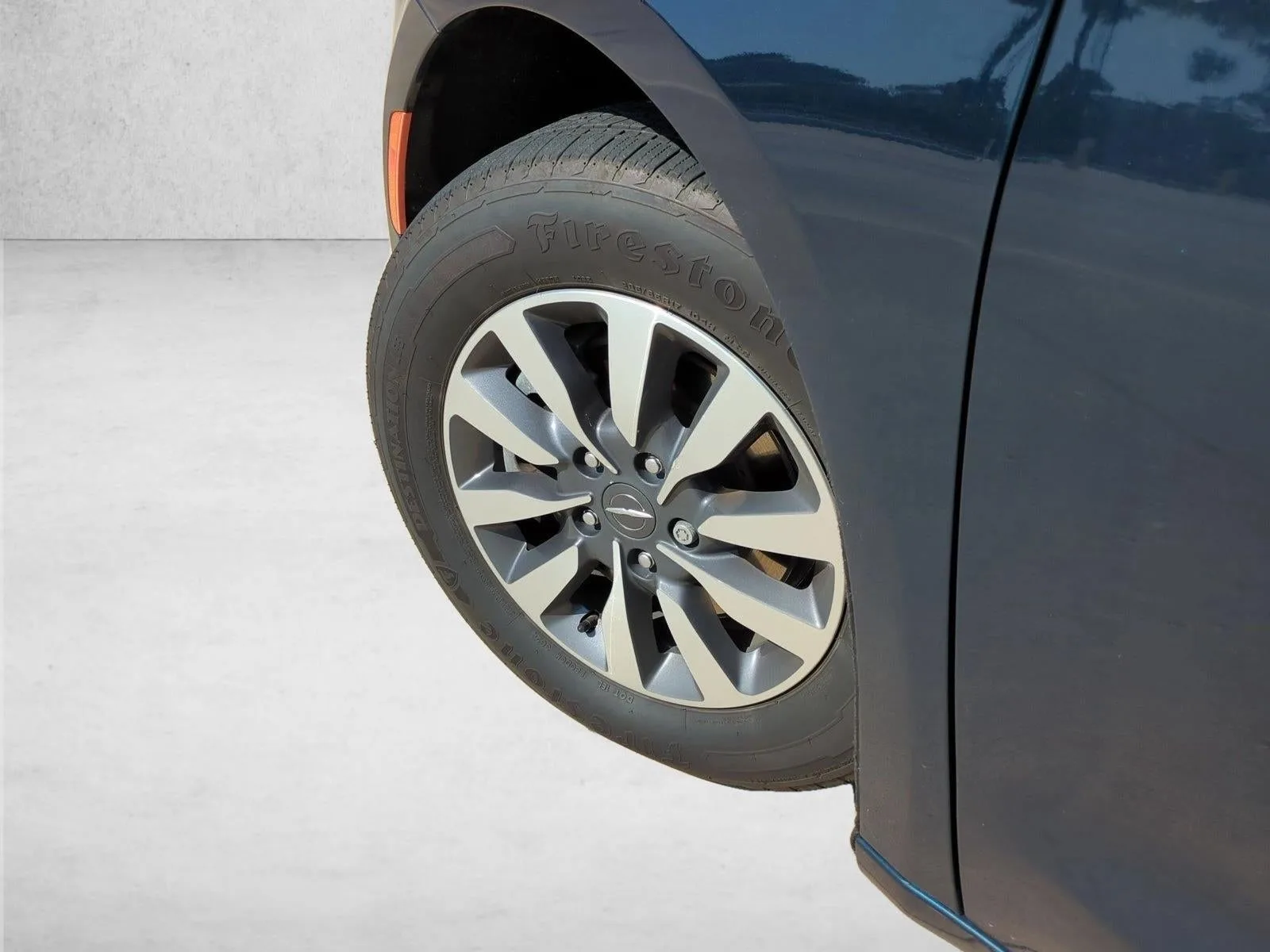 2022 Chrysler Pacifica Hybrid Touring L FWD photo 10