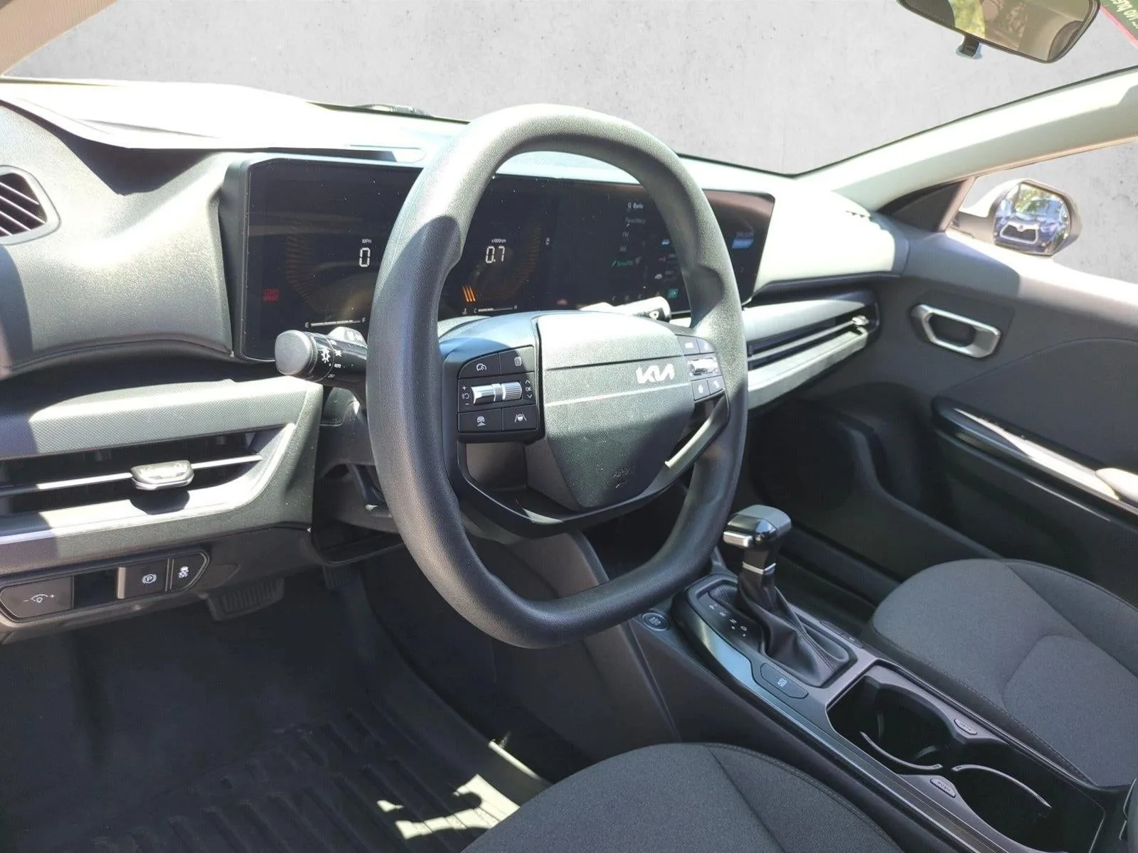 2025 Kia K4 LX FWD photo 10