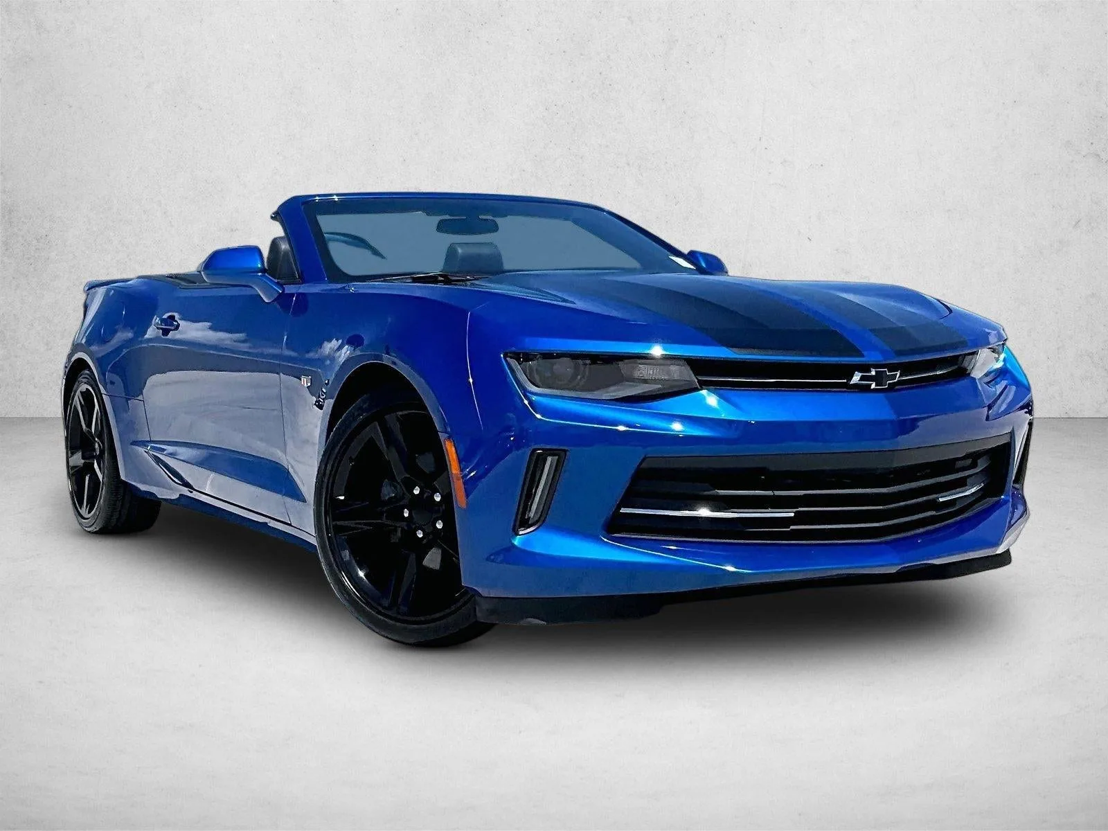 2017 Chevrolet Camaro 2dr Convertible 2LT photo 12