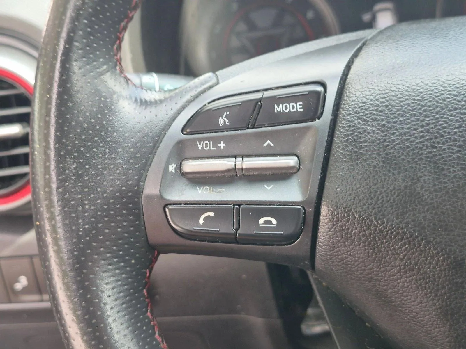 2019 Hyundai KONA Iron Man DCT AWD photo 4
