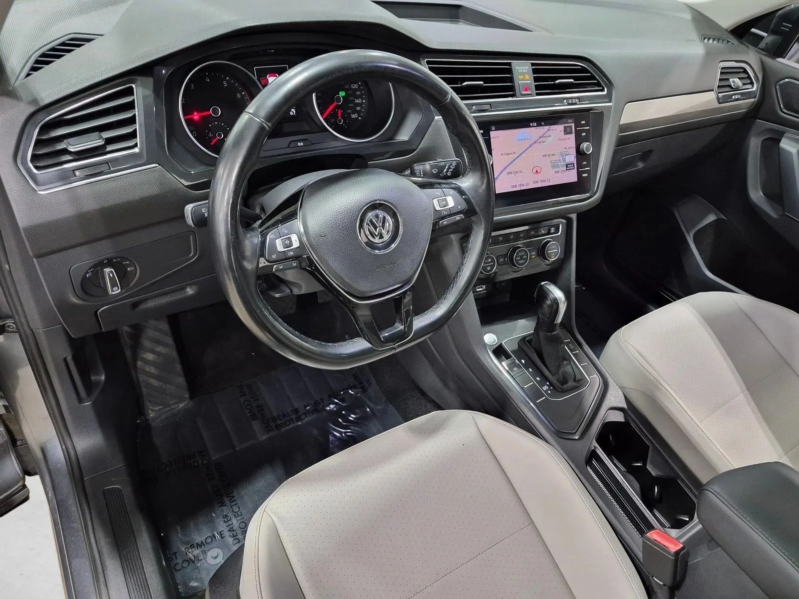 2018 Volkswagen Tiguan 2.0T SEL FWD photo 10