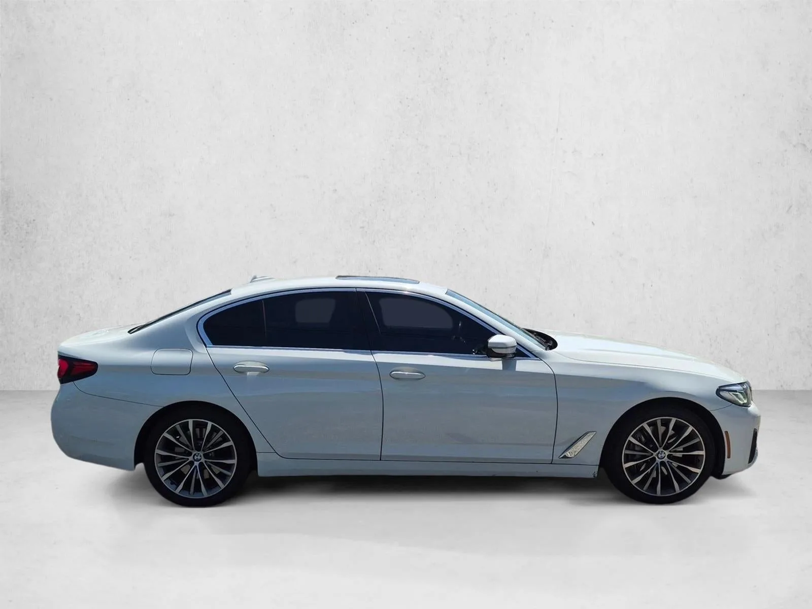 2021 BMW 540i 540i photo 2
