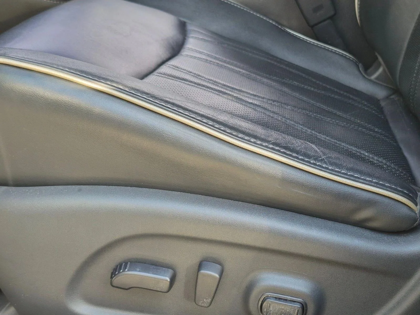 2020 INFINITI QX60 LUXE FWD photo 4