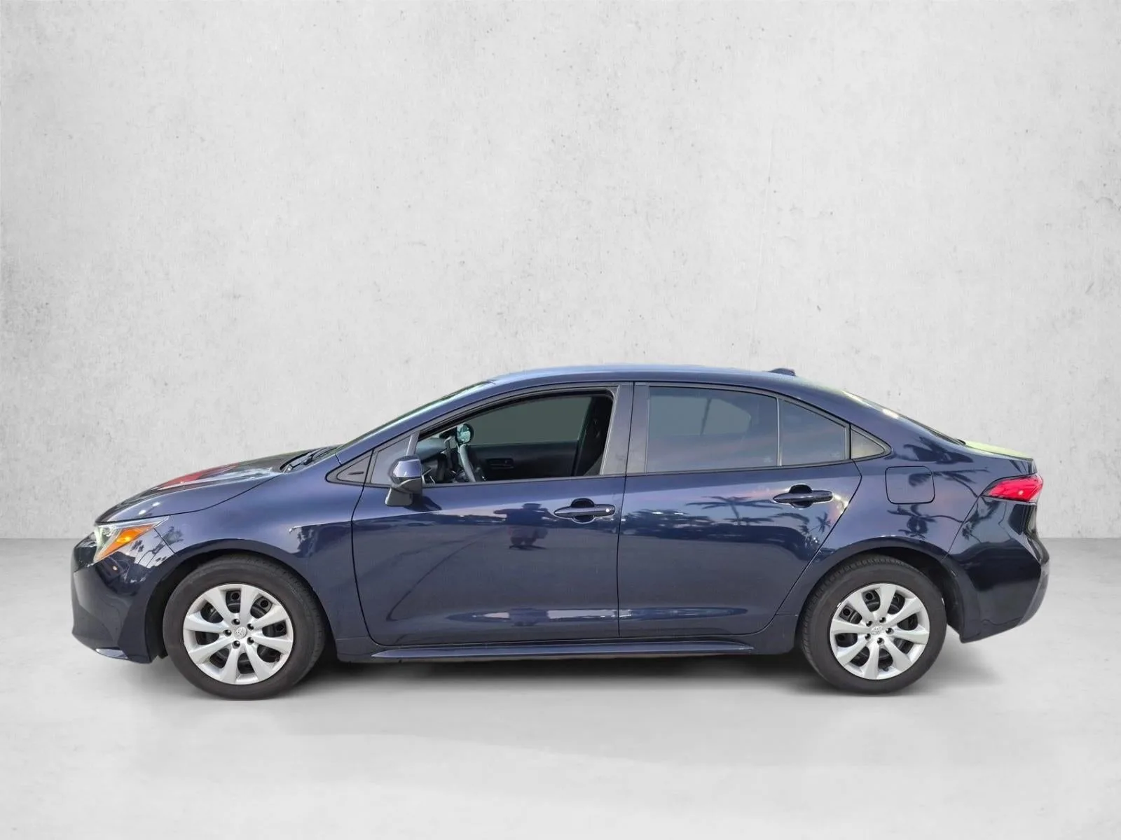 2023 Toyota Corolla LE CVT (Natl) photo 5