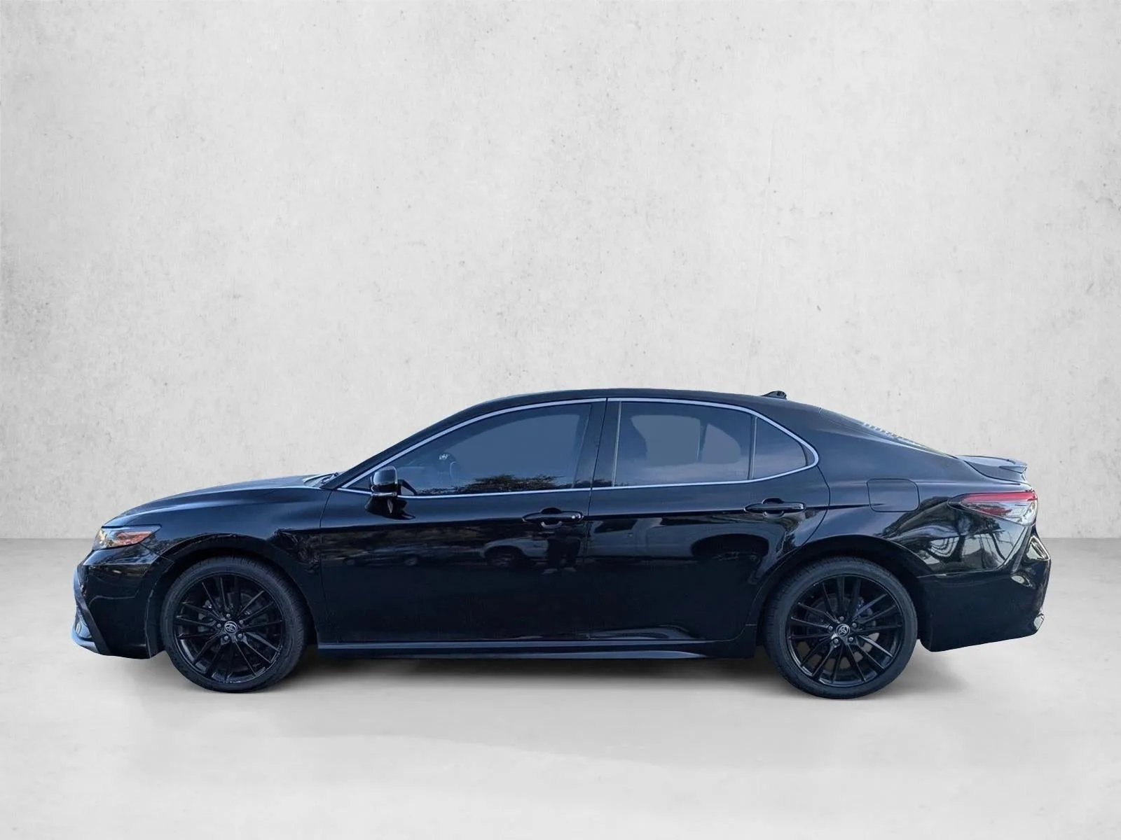 2021 Toyota Camry XSE Auto (Natl) photo 2