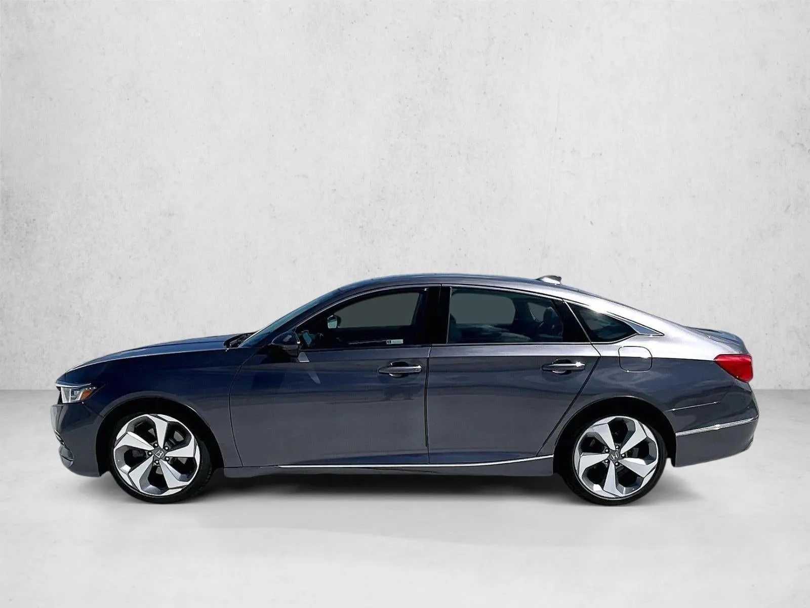 2019 Honda Accord Sedan Touring 2.0T photo 6