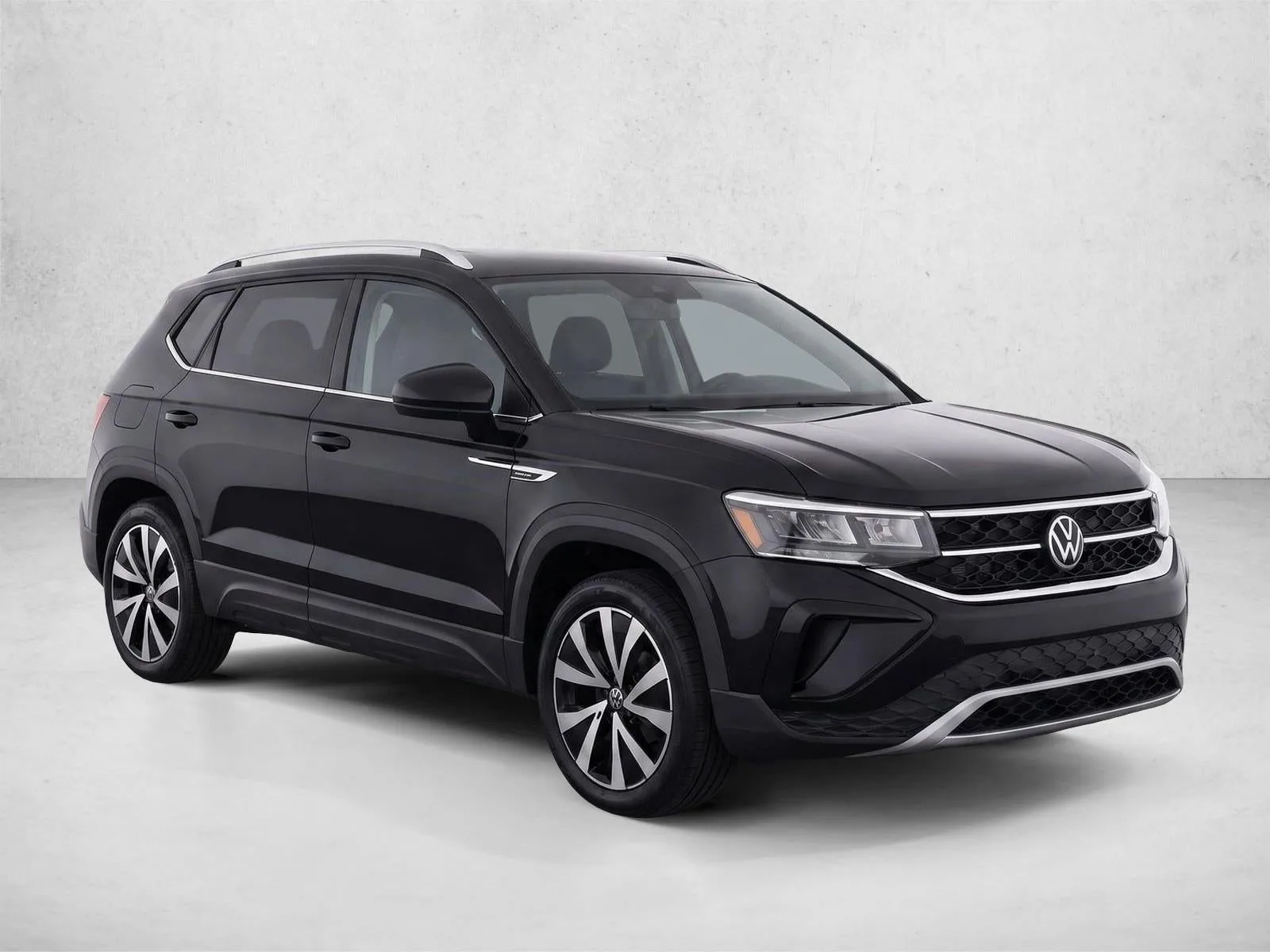 2022 Volkswagen Taos SE FWD photo 3