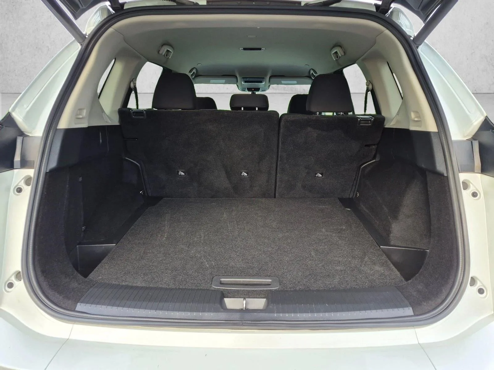 2024 Nissan Rogue FWD SV photo 6