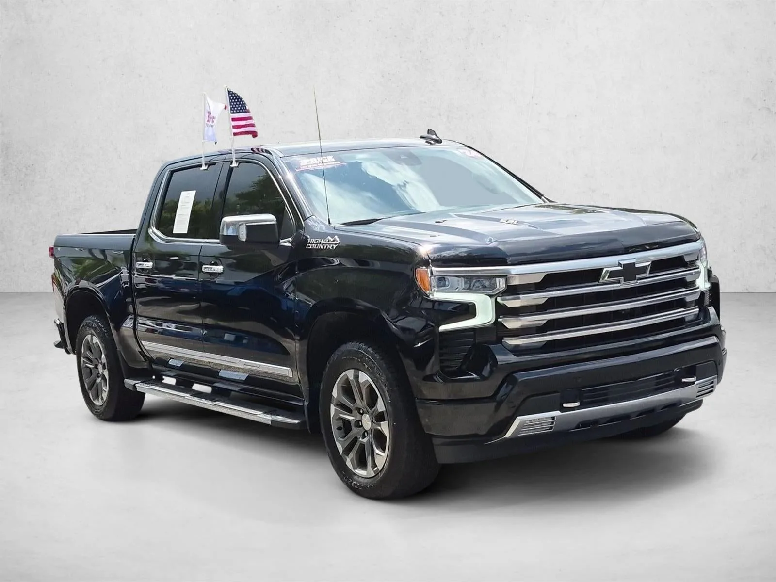 2024 Chevrolet Silverado 1500 High Country photo 3