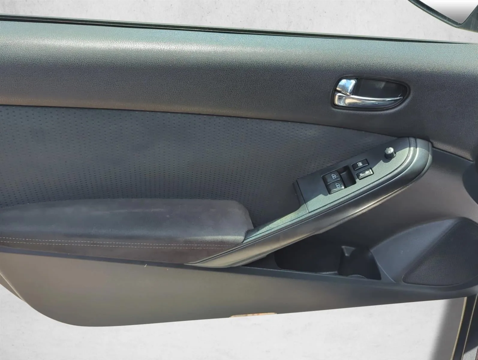 2013 Nissan Altima 2dr Cpe I4 2.5 S photo 10