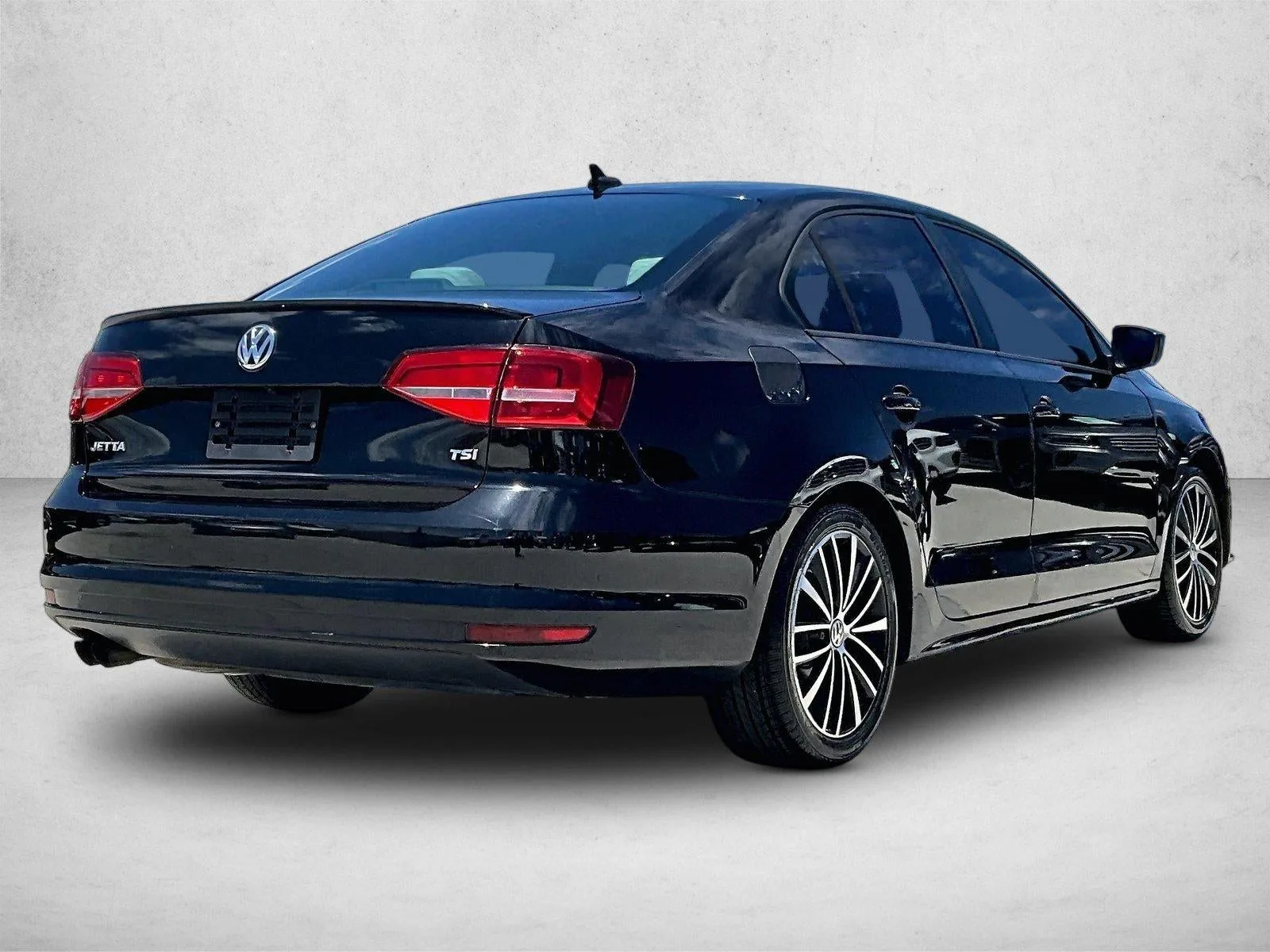 2015 Volkswagen Jetta 4dr Auto 1.8T Sport PZEV Sedan photo 2