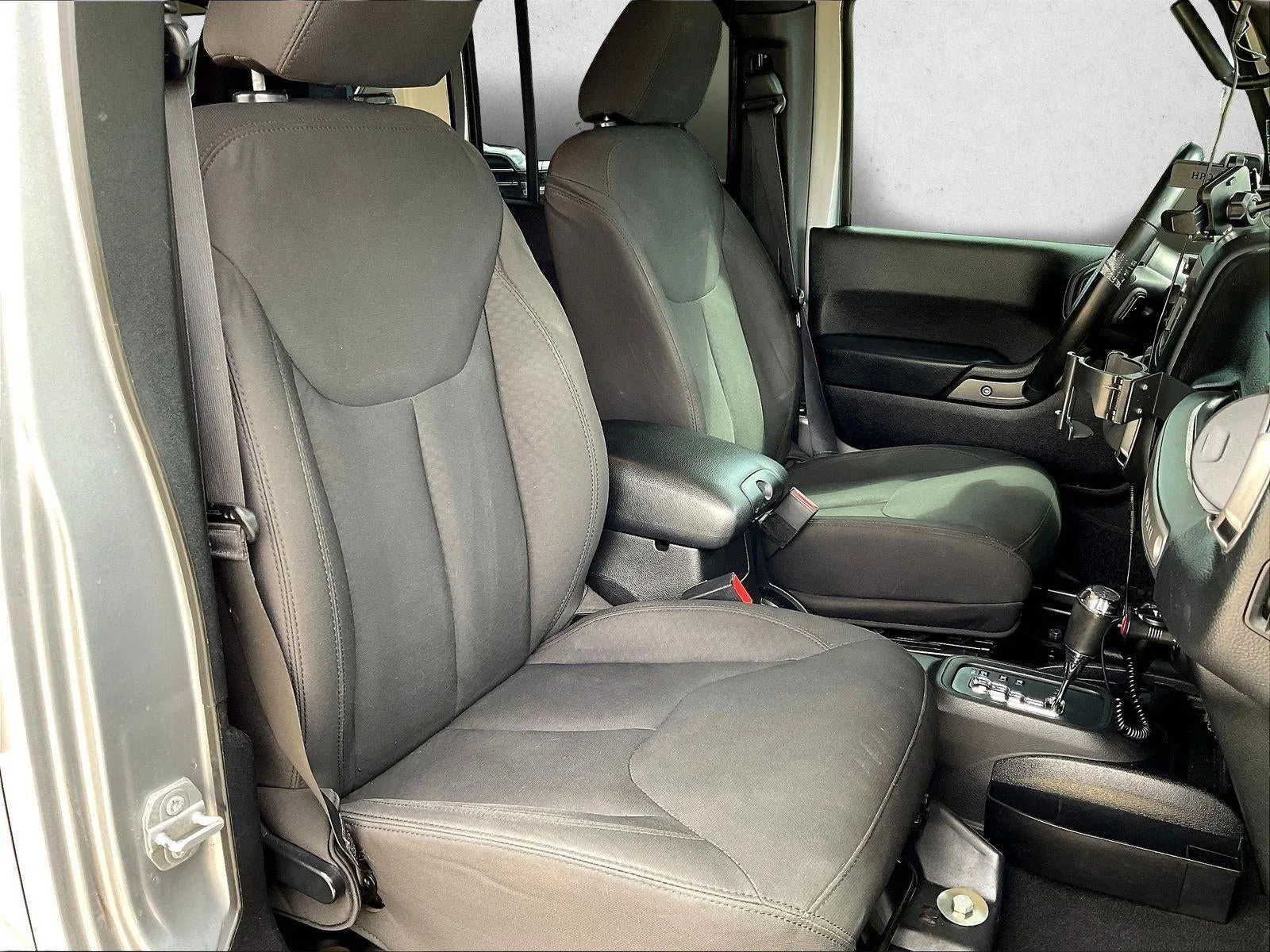 2016 Jeep Wrangler Unlimited 4WD 4dr Sport photo 9
