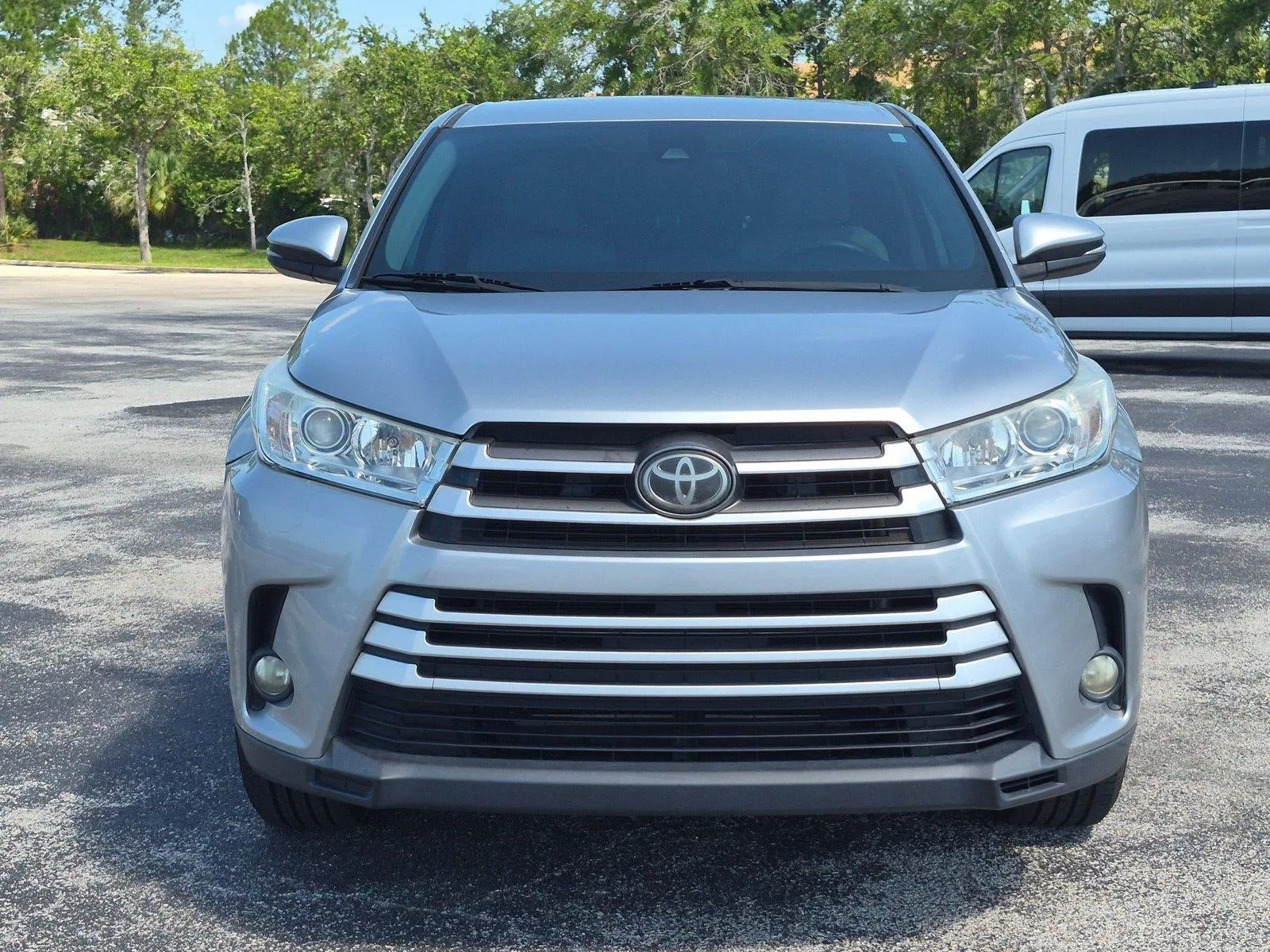 2018 Toyota Highlander LE I4 FWD (Natl) photo 2