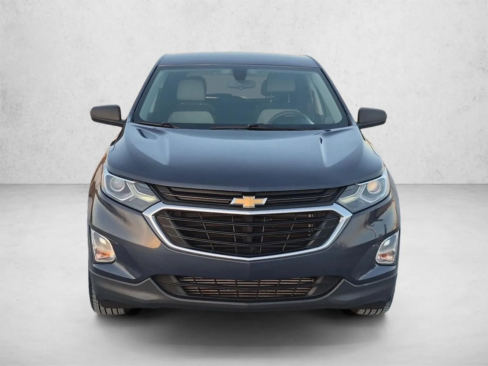 2019 Chevrolet Equinox LS photo 2