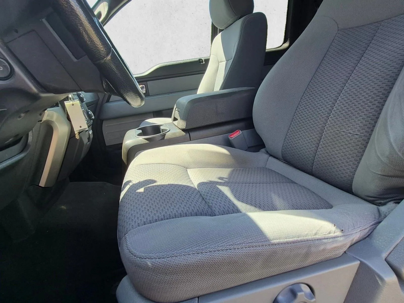 2014 Ford F-150 2WD SuperCab 6-1/2 Ft Box XLT photo 12