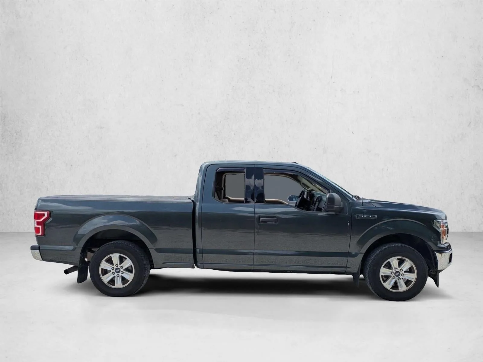2018 Ford F-150 XLT 2WD SuperCab 6.5' Box photo 4