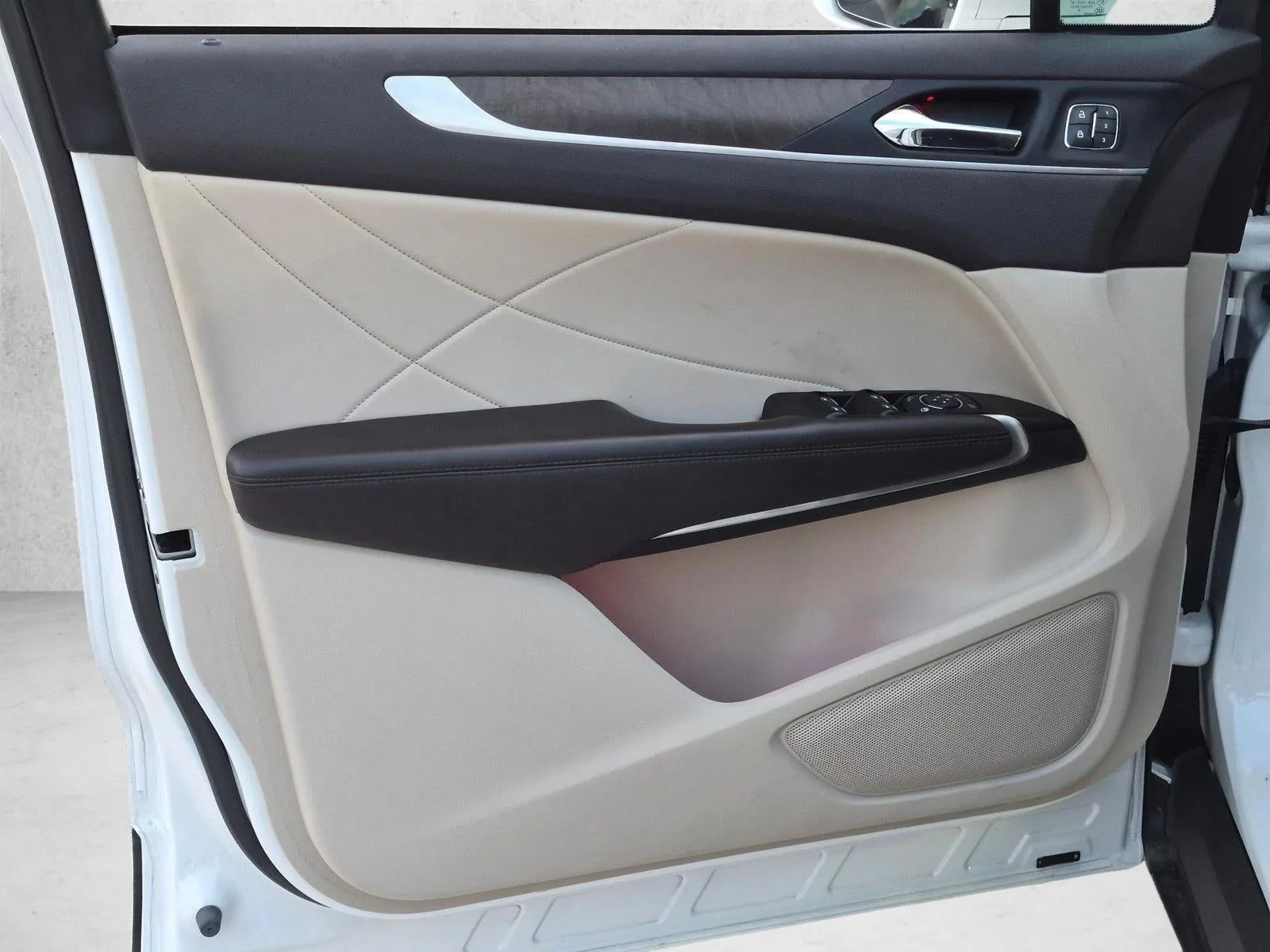 2019 Lincoln MKC Reserve AWD photo 11