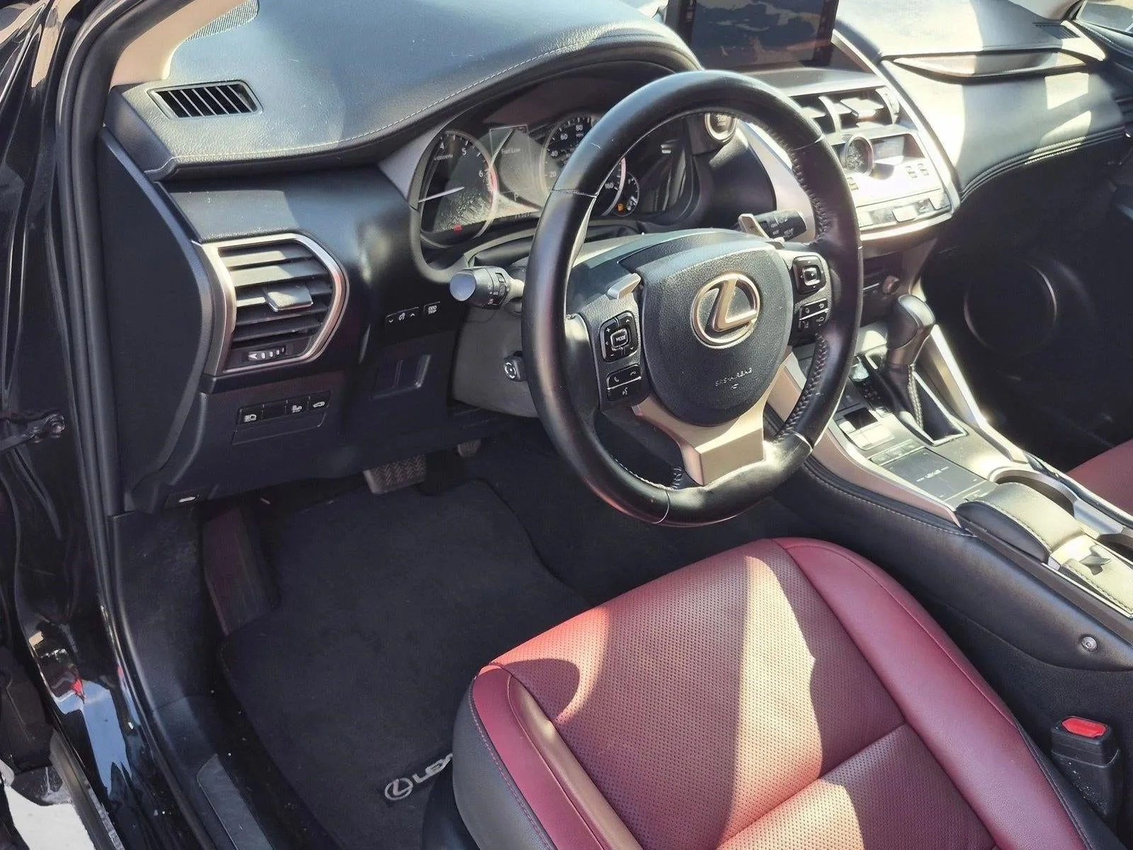 2020 Lexus NX 300 photo 2