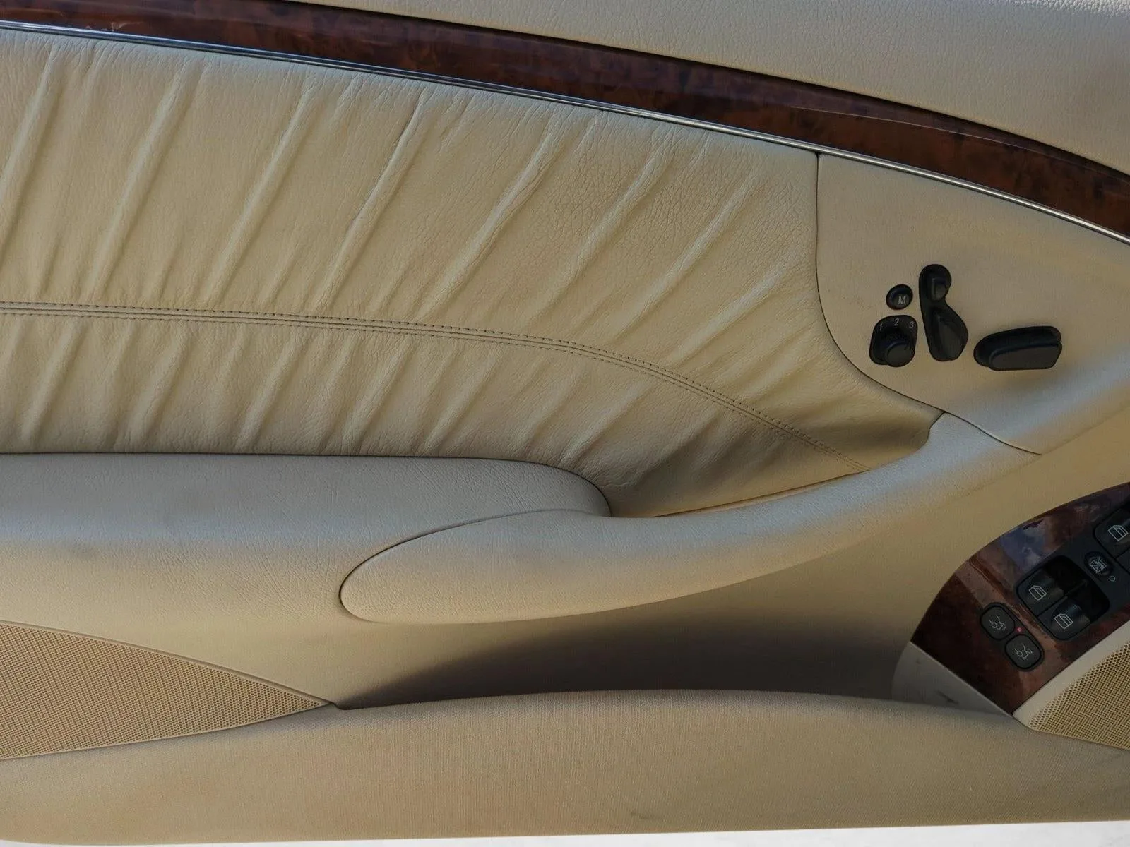 2009 Mercedes-Benz CLK-Class CLK 550 Cabriolet photo 11