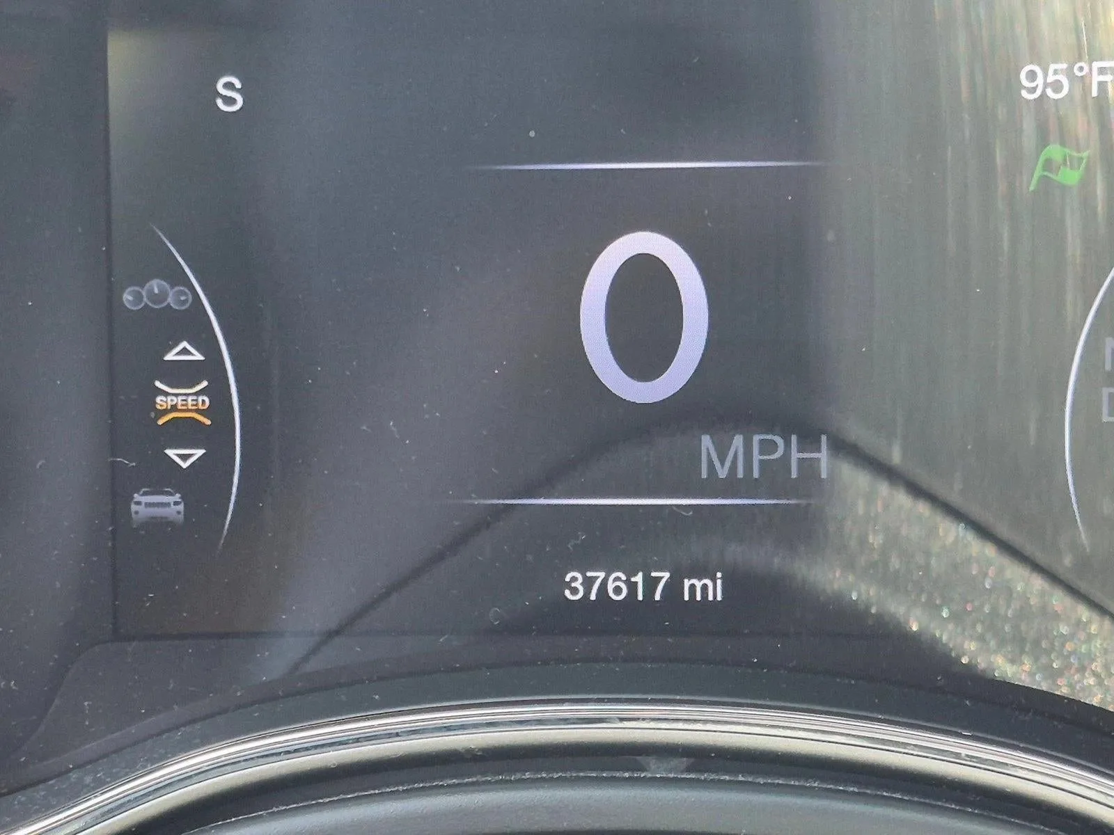 2019 Jeep Grand Cherokee Altitude 4x2 photo 4