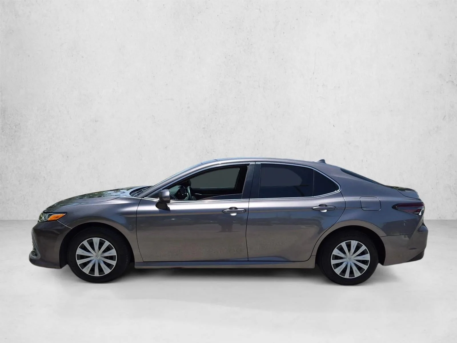 2024 Toyota Camry Hybrid LE CVT (Natl) photo 8