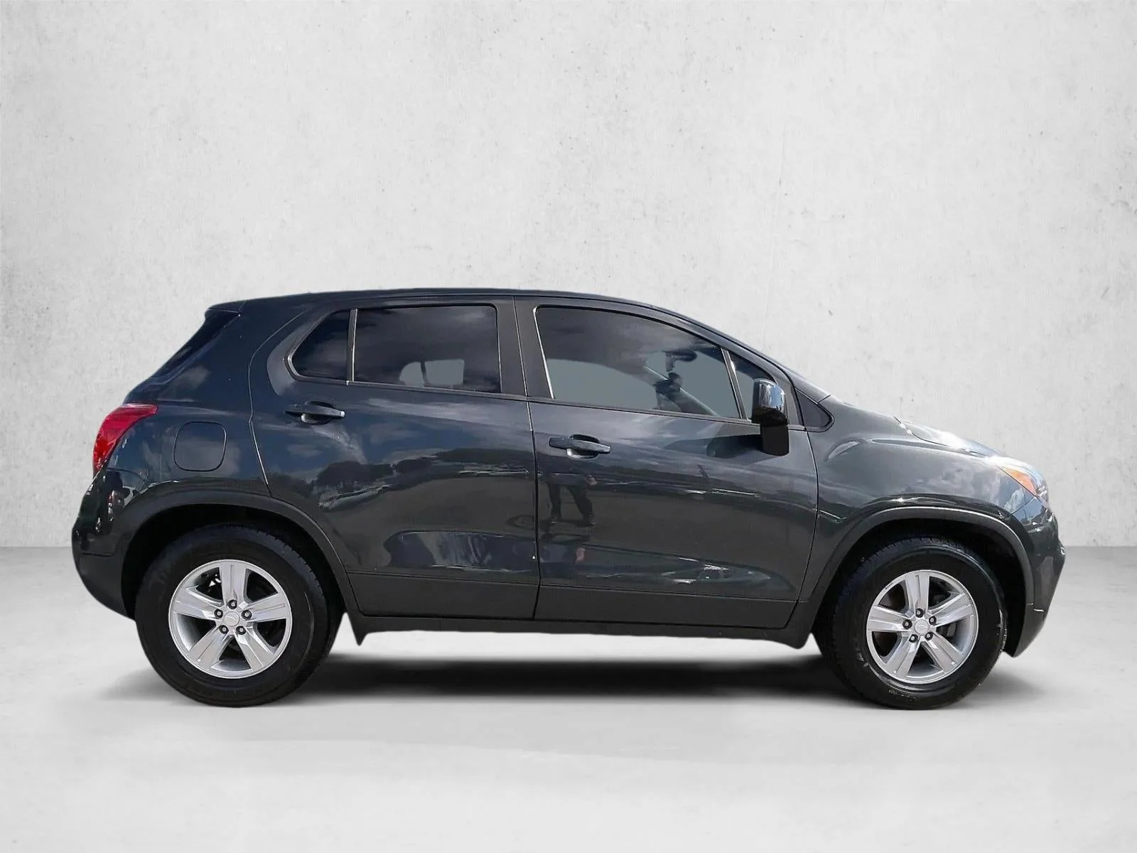2020 Chevrolet Trax LS photo 5