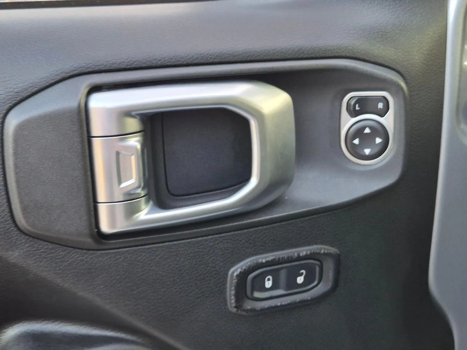 2018 Jeep Wrangler Unlimited Sport S 4x4 photo 12