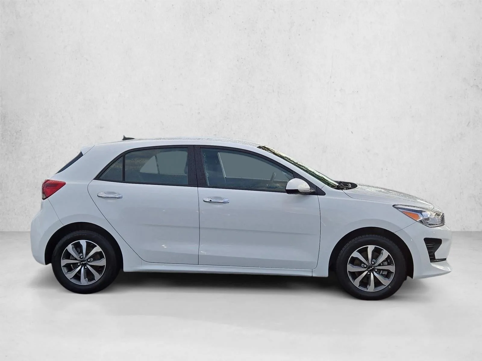 2023 Kia Rio 5-Door S IVT photo 4