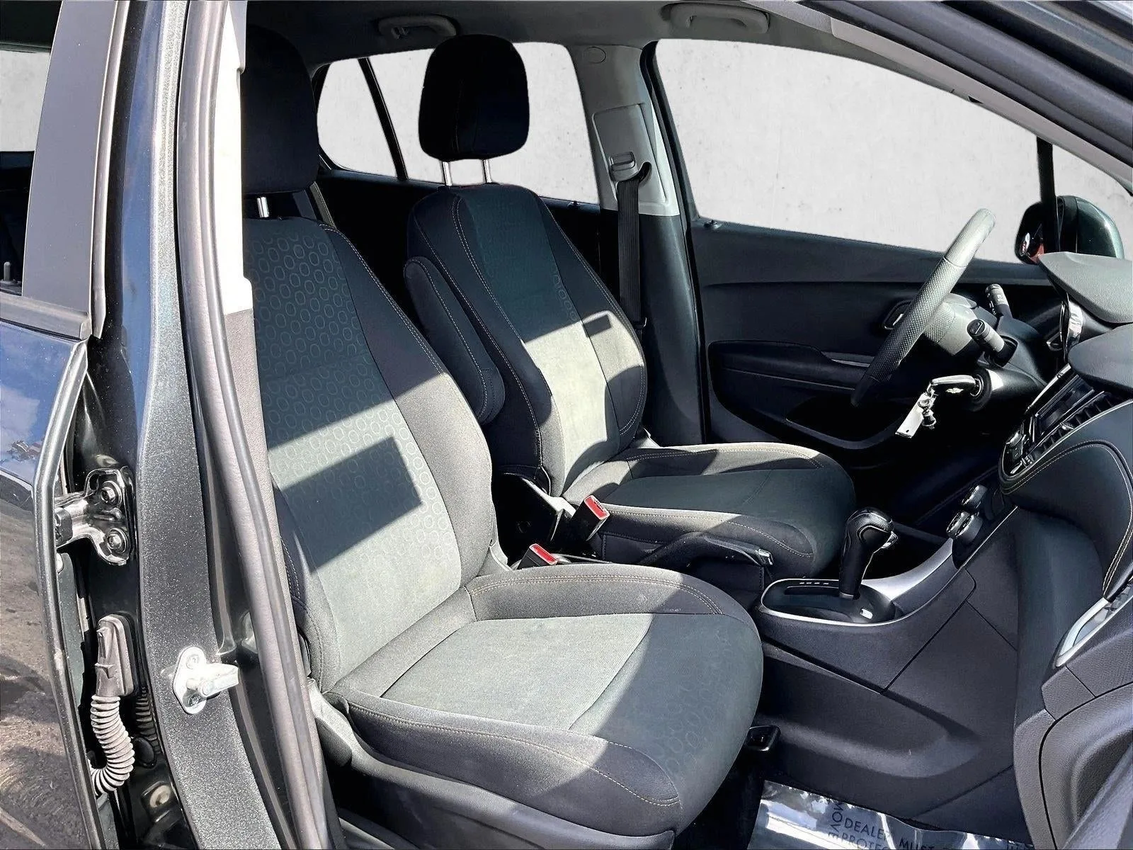 2020 Chevrolet Trax LS photo 9