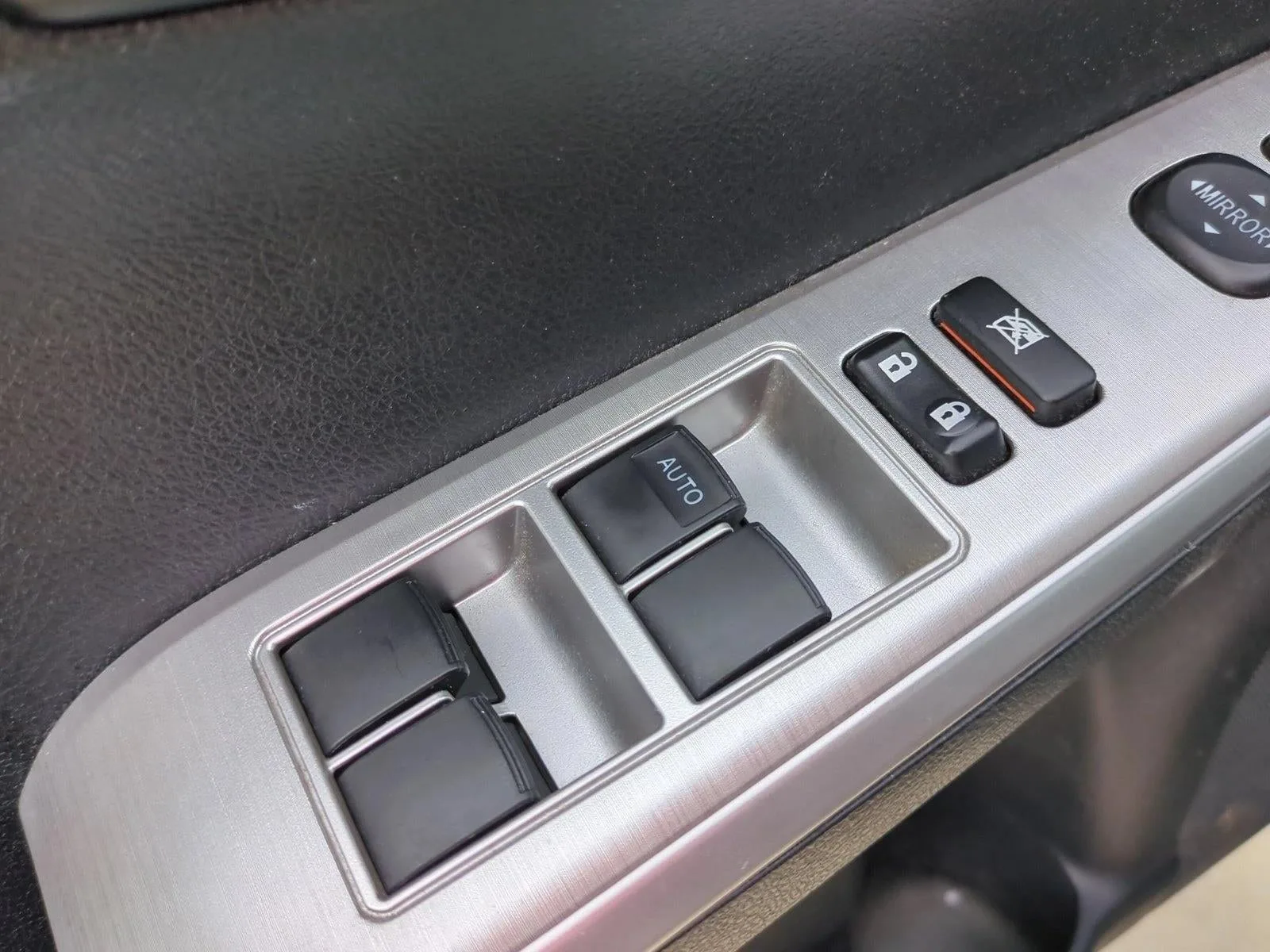 2014 Toyota Camry 4dr Sdn I4 Auto SE (Natl) *Ltd Avail* photo 8
