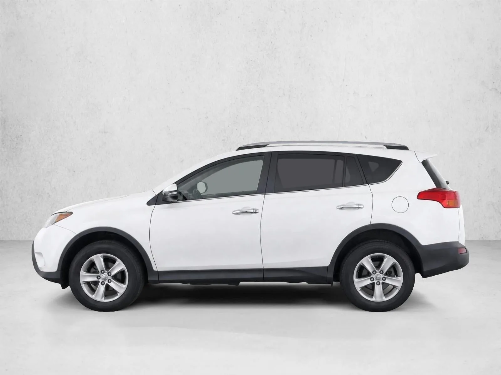 2015 Toyota RAV4 AWD 4dr XLE (Natl) photo 4