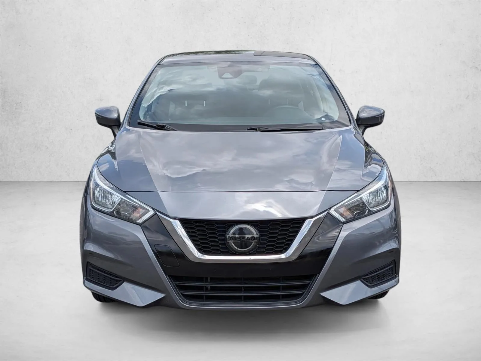 2021 Nissan Versa SV CVT photo 2