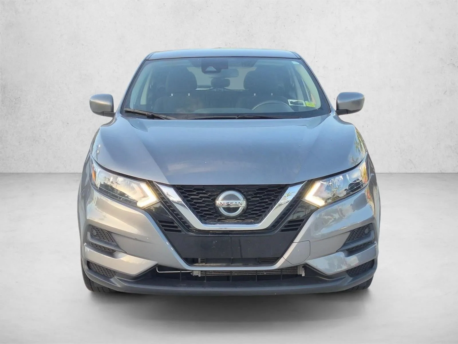 2020 Nissan Rogue Sport AWD S photo 2