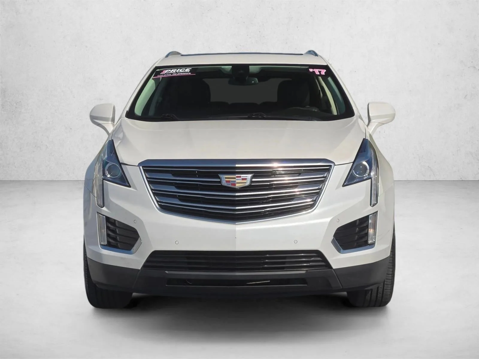 2017 Cadillac XT5 FWD 4dr Luxury photo 2