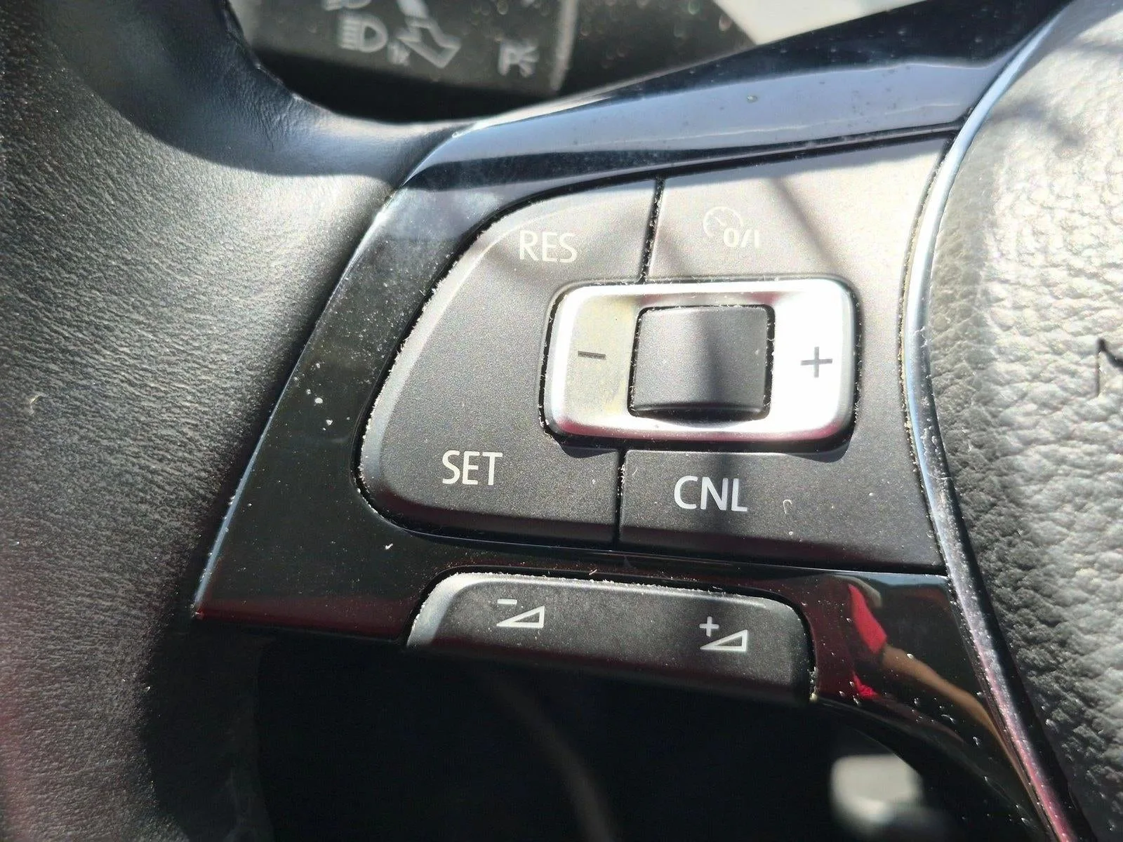 2019 Volkswagen Passat 2.0T Wolfsburg Edition photo 8