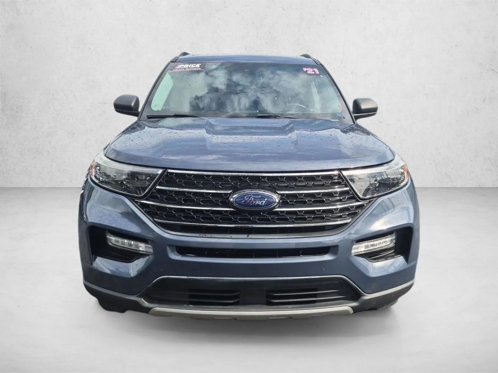 2021 Ford Explorer XLT photo 2