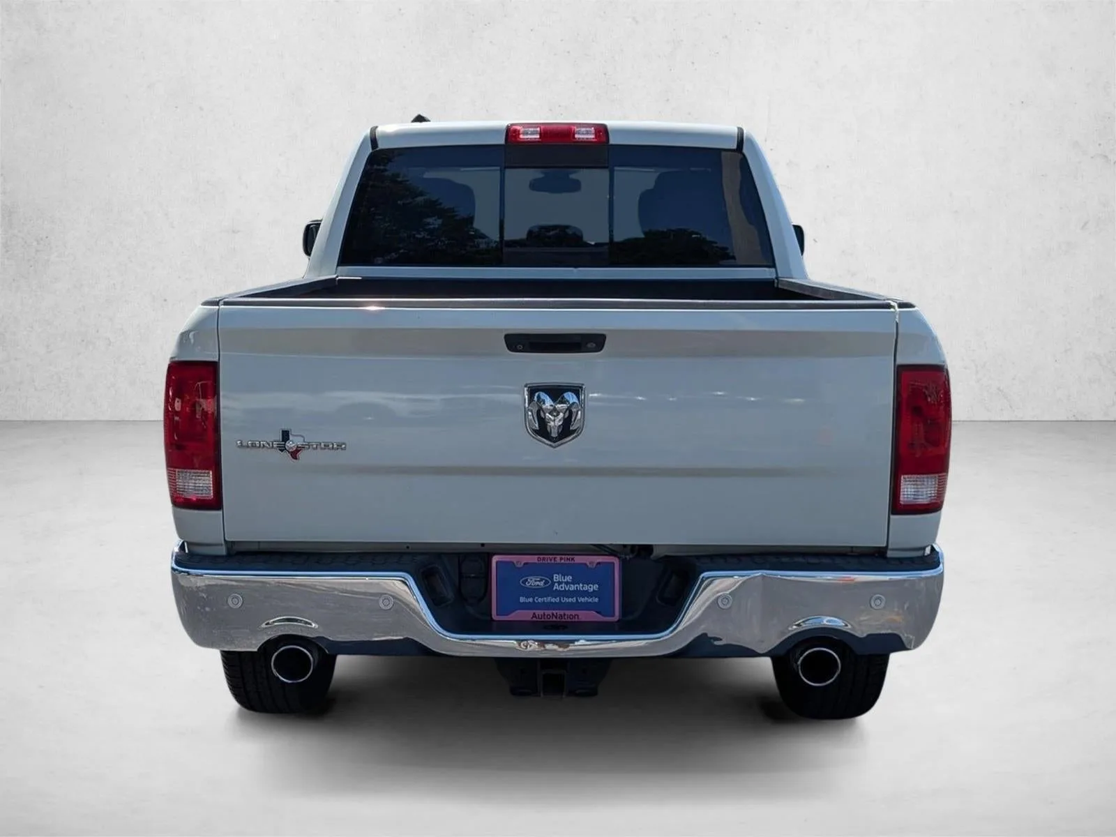 2016 RAM 1500 2WD Crew Cab 5.7 Ft Box Lone Star photo 7