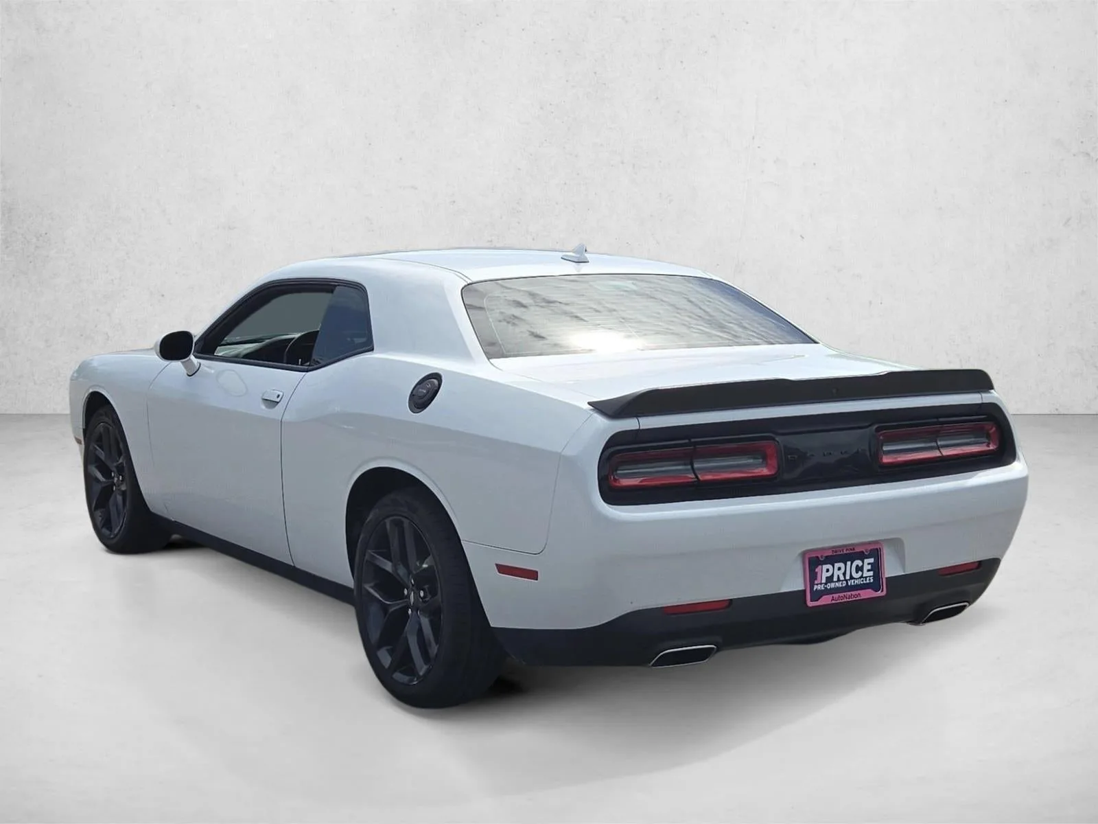 2023 Dodge Challenger SXT RWD photo 8